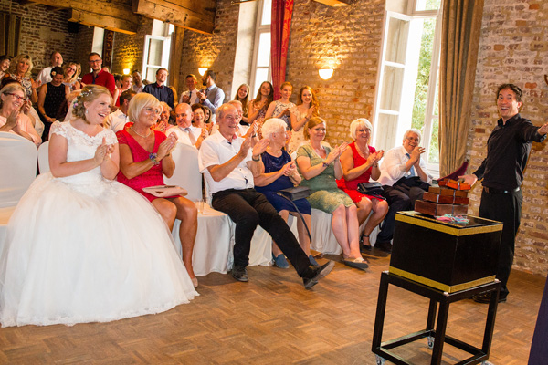 Begeisterte Hochzeitsgäste in Aachen